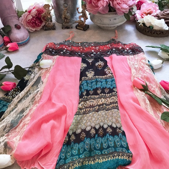 Very Pretty Top - Picture 10 of 12